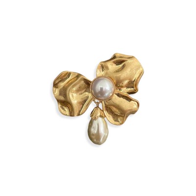 YSL VINTAGE PETAL PEARL BROOCH 